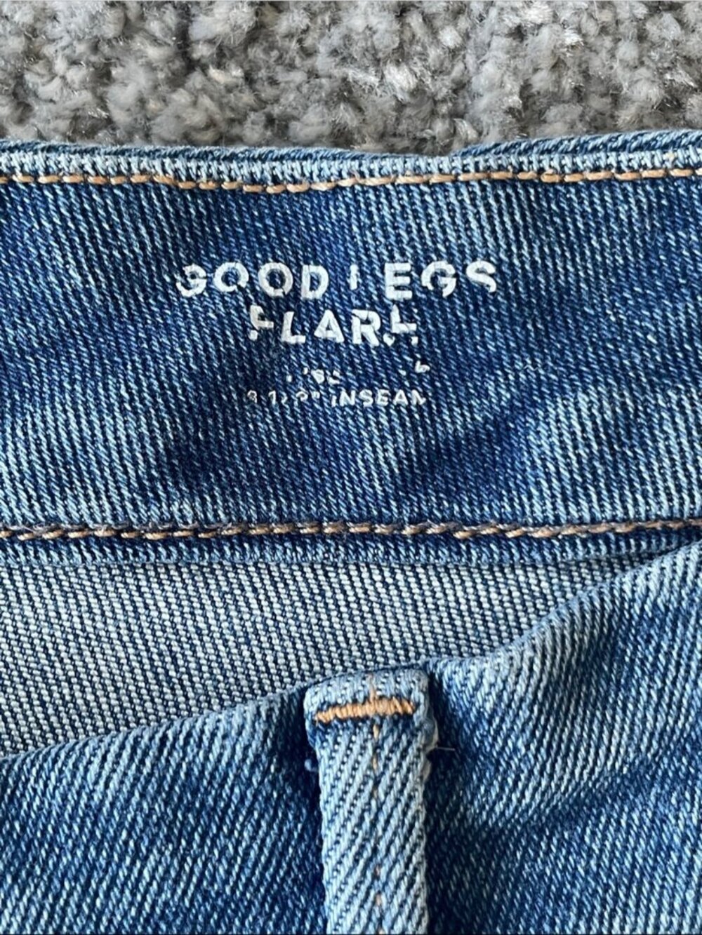 EC Good American Good Legs Flare Medium Wash Jeans - Size 16 - Picture 5 of 6